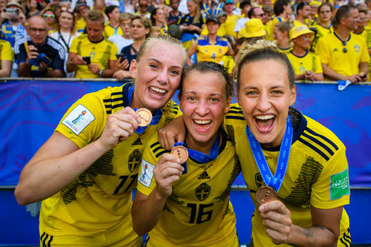 Stina Blackstenius, Julia Zigiotti Olme and Nathalie Björn