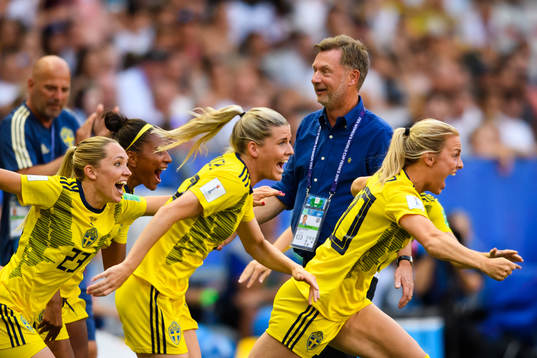 Elin Rubensson, Olivia Schough, Mimmi Larsson and Peter