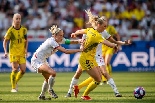 Stephanie Houghton of England and Stina Blackstenius of