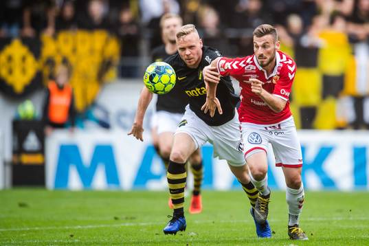 s Kolbeinn Sigthorsson och Kalmars Fidan Aliti