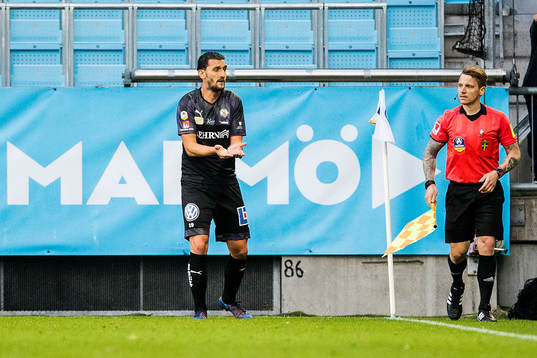 Örebros Agon Mehmeti deppar