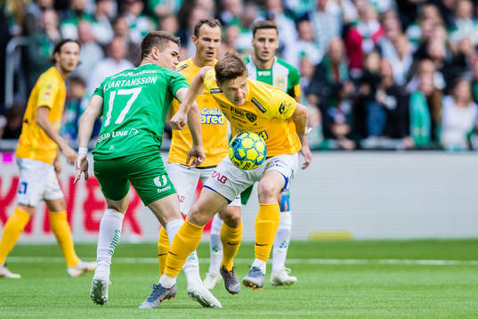 Hammarbys Vidar Örn Kjartansson och Falkenbergs Kirill