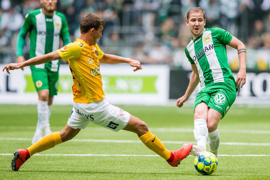Falkenbergs John Björkengren och Hammarbys Darijan Bojanic