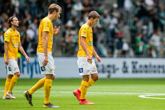 Falkenbergs Tobias Karlsson och John Björkengren deppar i