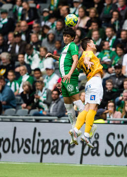 Hammarbys Jean Carlos de Brito i en nickduell med