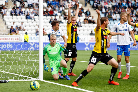 Häckens Gustav Berggren och Johan Hammar reagerar