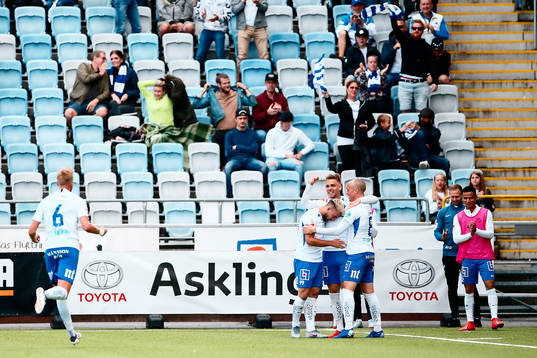 IFK Norrköpings Christoffer Nyman jublar med Sead