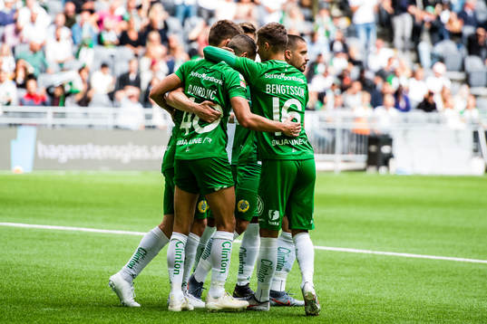 Hammarbys Nikola Djurdjic jublar med lagkamrater