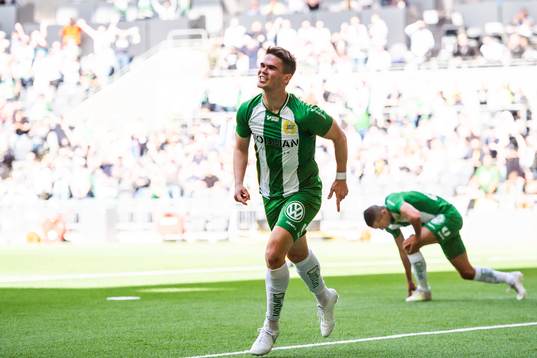 Hammarbys Vidar Örn Kjartansson jublar