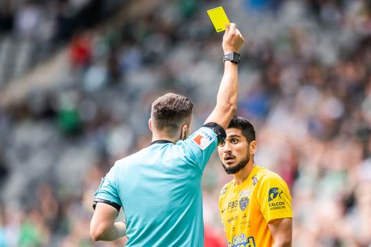 Falkenbergs Mahmut Özen tilldelas en varning
