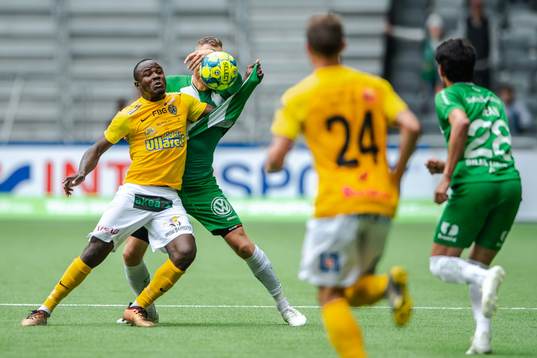 Falkenbergs Nsima Peter och Hammarbys David Fällman