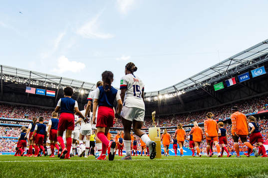 The players of USA and of Netherlands ahead the FIFA