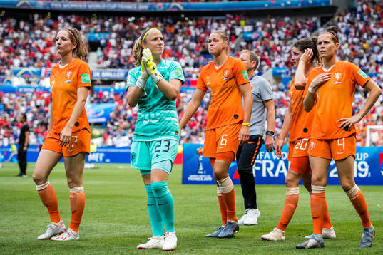 Players of Netherlands looks dejected