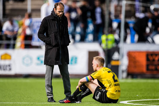 Häckens tränare Andreas Alm och Rasmus Lindgren deppar