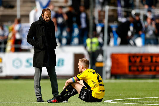 Häckens tränare Andreas Alm och Rasmus Lindgren deppar