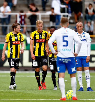 Häckens Gustav Berggren jublar och IFK Norrköpings