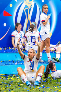 Alexandra Long of USA celebrates