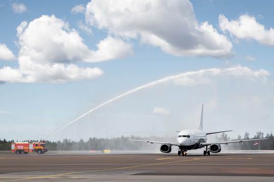 The plane carrying the bronze winning Swedish women's