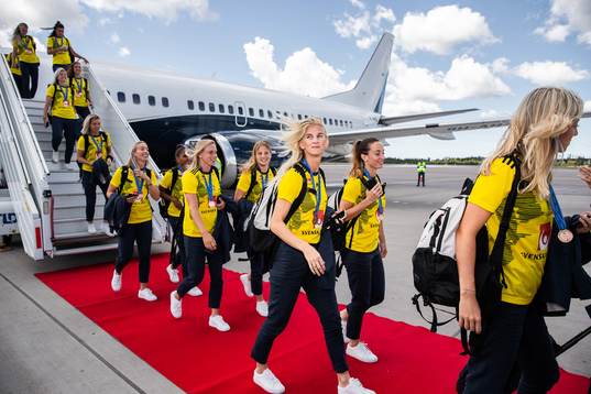 Sofia Jakobsson arrives at Landvetter