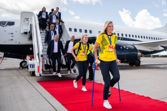 Fridolina Rolfö arrives at Landvetter