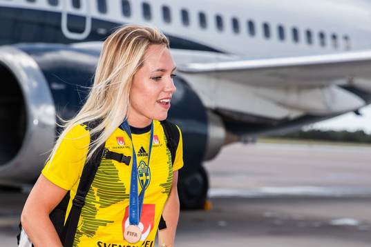 Elin Rubensson arrives at Landvetter