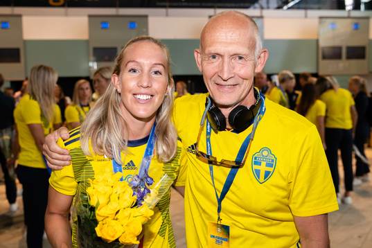 Julia Roddar and dad Anders pose for a photo at Landvetter