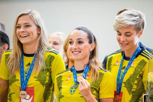 Fridolina Rolfö, Kosovare Asllani and Lina Hurtig arrive
