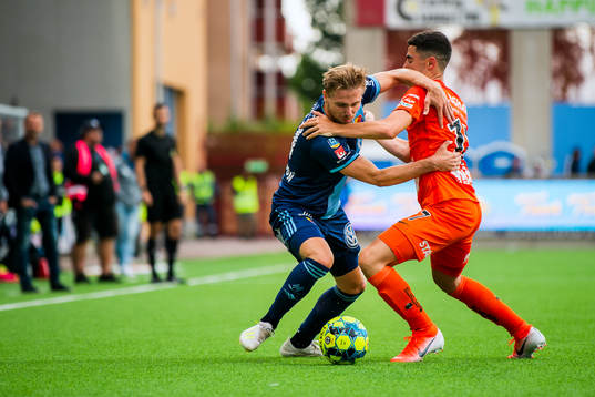 Djurgårdens Jonathan Ring och AFC Eskilstunas Ismet Lushaku