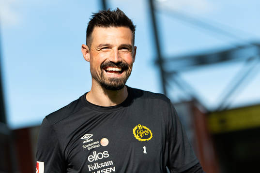 Elfsborgs målvakt Kevin Stuhr Ellegaard före