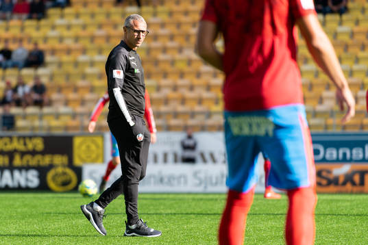 Helsingborgs tränare Henrik Larsson före fotbollsmatchen