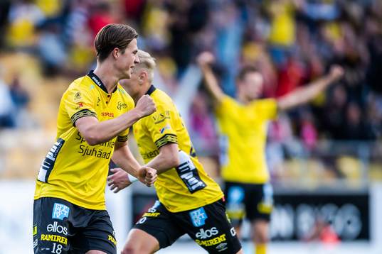 Elfsborgs Simon Olsson jublar