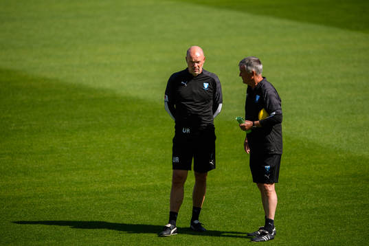 Uwe Rösler, head coach and Rob Kelly, assistant coach of