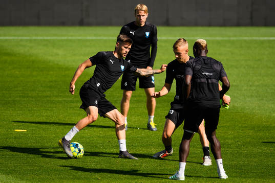 Arnor Traustason and Oscar Lewicki of Malmö FF