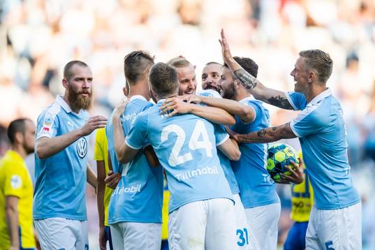 Franz Brorsson of Malmö FF celebrate with teammates