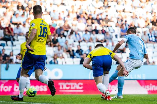 Markus Rosenberg of Malmö FF scores 5-0