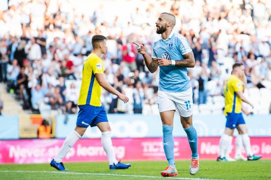 Guillermo Molins of Malmö FF celebrate