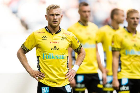 Elfsborgs Simon Strand deppar