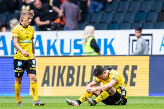 Elfsborgs Jesper Karlsson och Stefan Ishizaki deppar