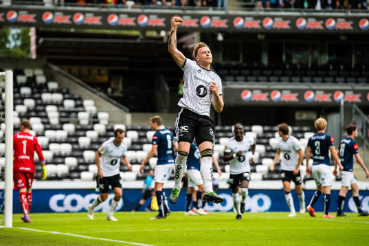 Alexander Toft Søderlund of Rosenborg celebrates