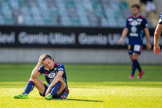 Östers Mattias Pavic  deppar