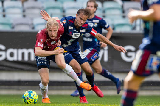 Örgrytes Gustav Ludwigson mot Östers Månz Karlsson