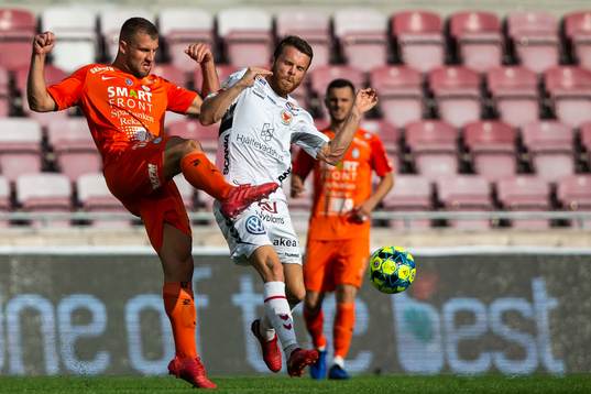 Kalmars Måns Söderqvist och AFC Eskilstunas Mehmed
