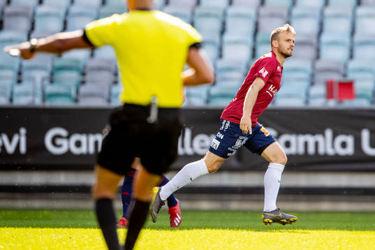 Örgrytes Simon Nilsson jublar