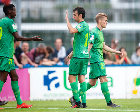 Alexander Isak of Real Sociedad celebrates