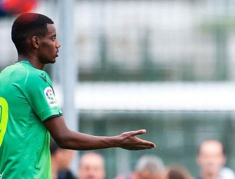 Alexander Isak of Real Sociedad celebrates