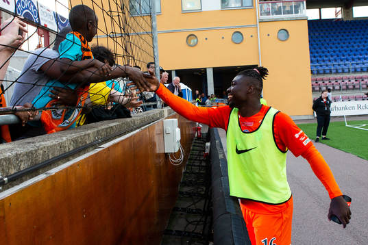 AFC Eskilstunas Onyedikachukwu Samuel Nnamaniju jublar
