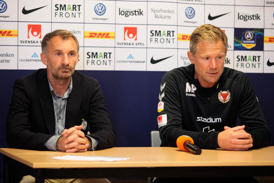AFC Eskilstunas tränare Nemanja Miljanvoic och Kalmars