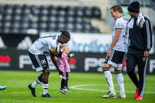 Babajide David Akintola of Rosenborg and Anders Ågnes