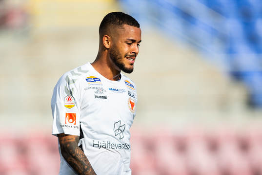 Kalmars Emaxwell Souza de Limaunder deppar