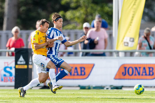 Falkenbergs Anton Wede och IFK Göteborgs Rasmus Wikström